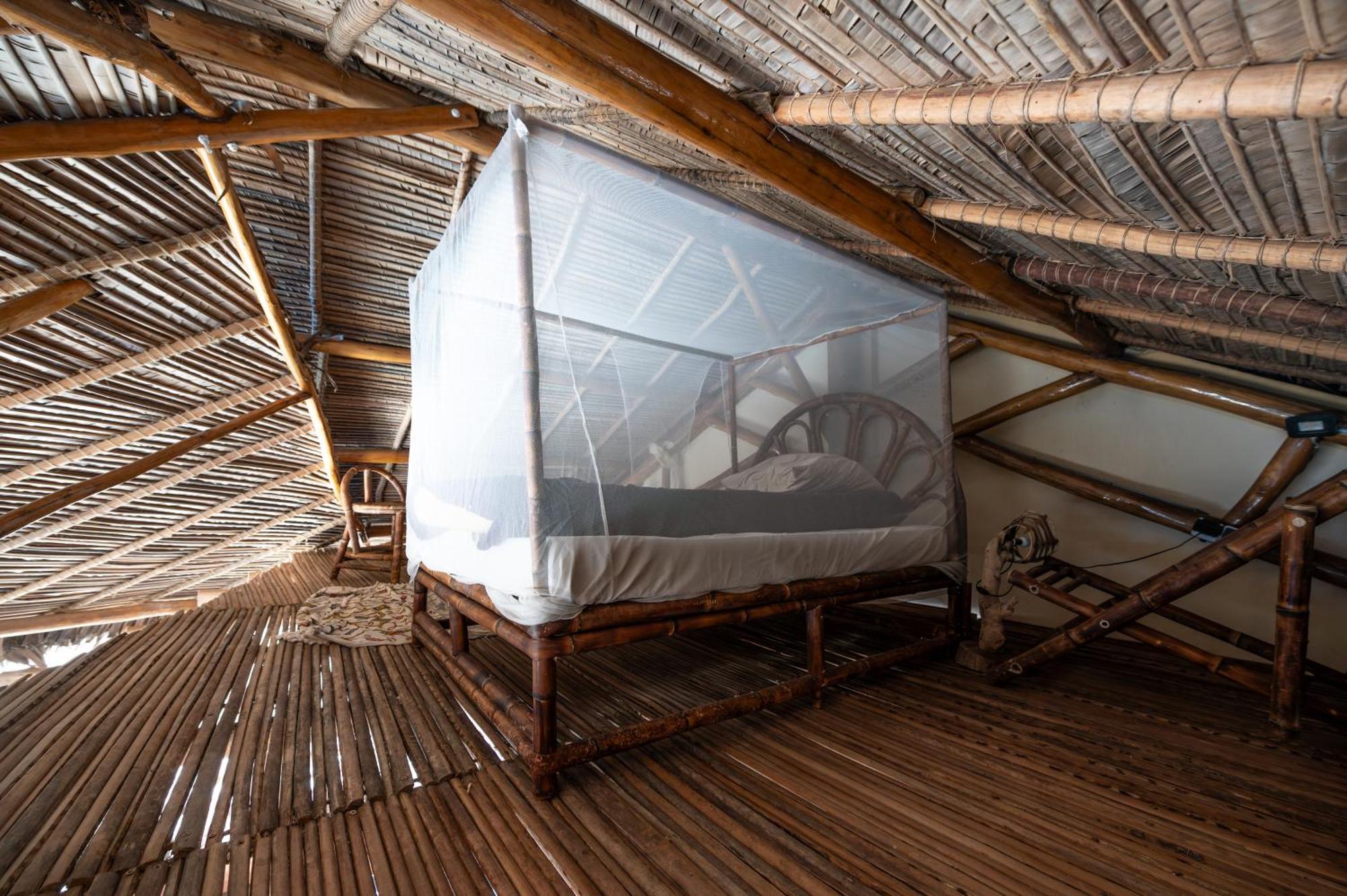 Shambala Madagascar: Beachfront Lodge And Adventures Ambolobozo エクステリア 写真