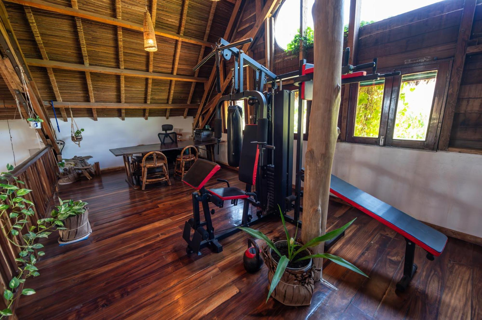 Shambala Madagascar: Beachfront Lodge And Adventures Ambolobozo エクステリア 写真