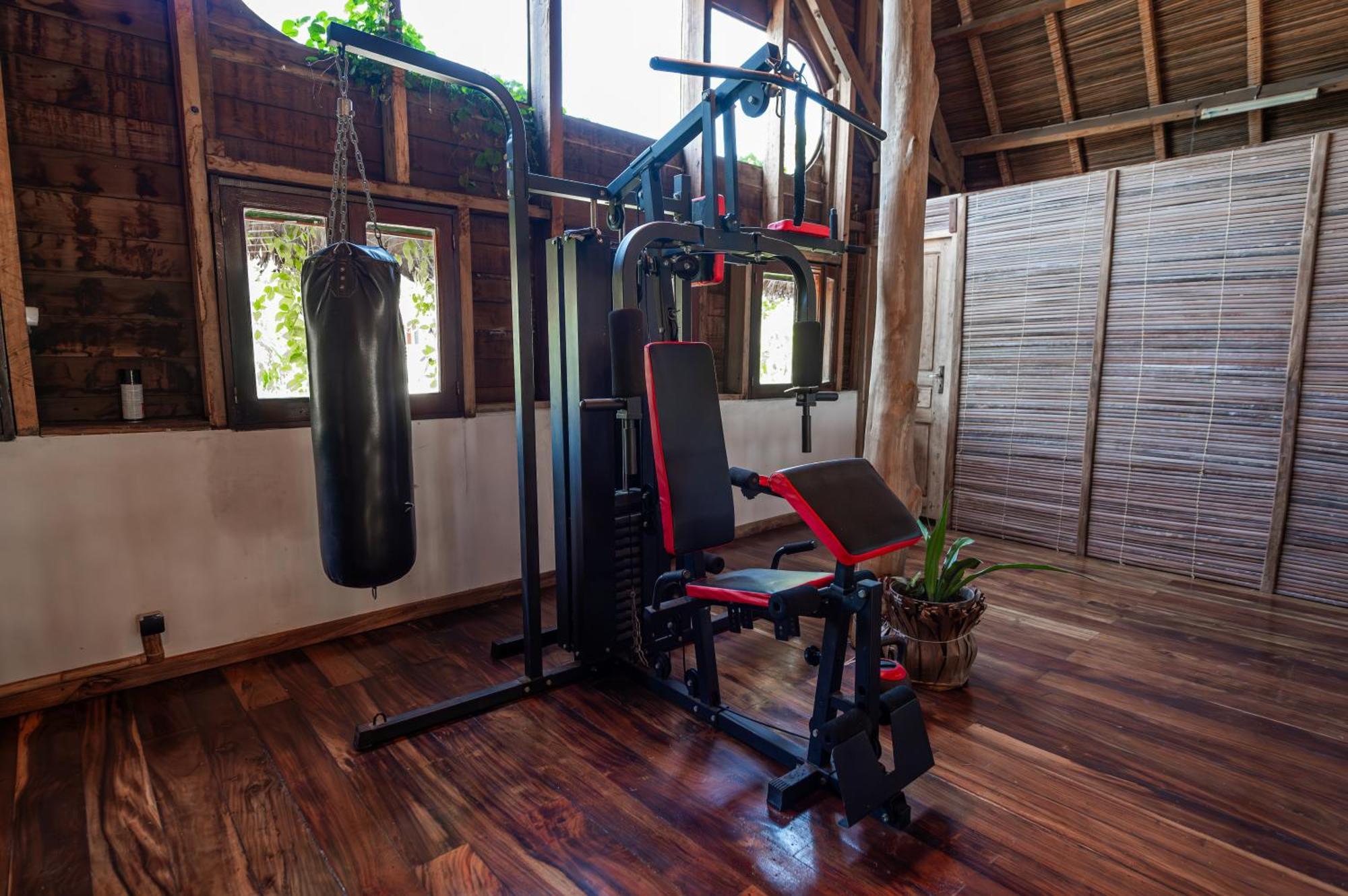 Shambala Madagascar: Beachfront Lodge And Adventures Ambolobozo エクステリア 写真