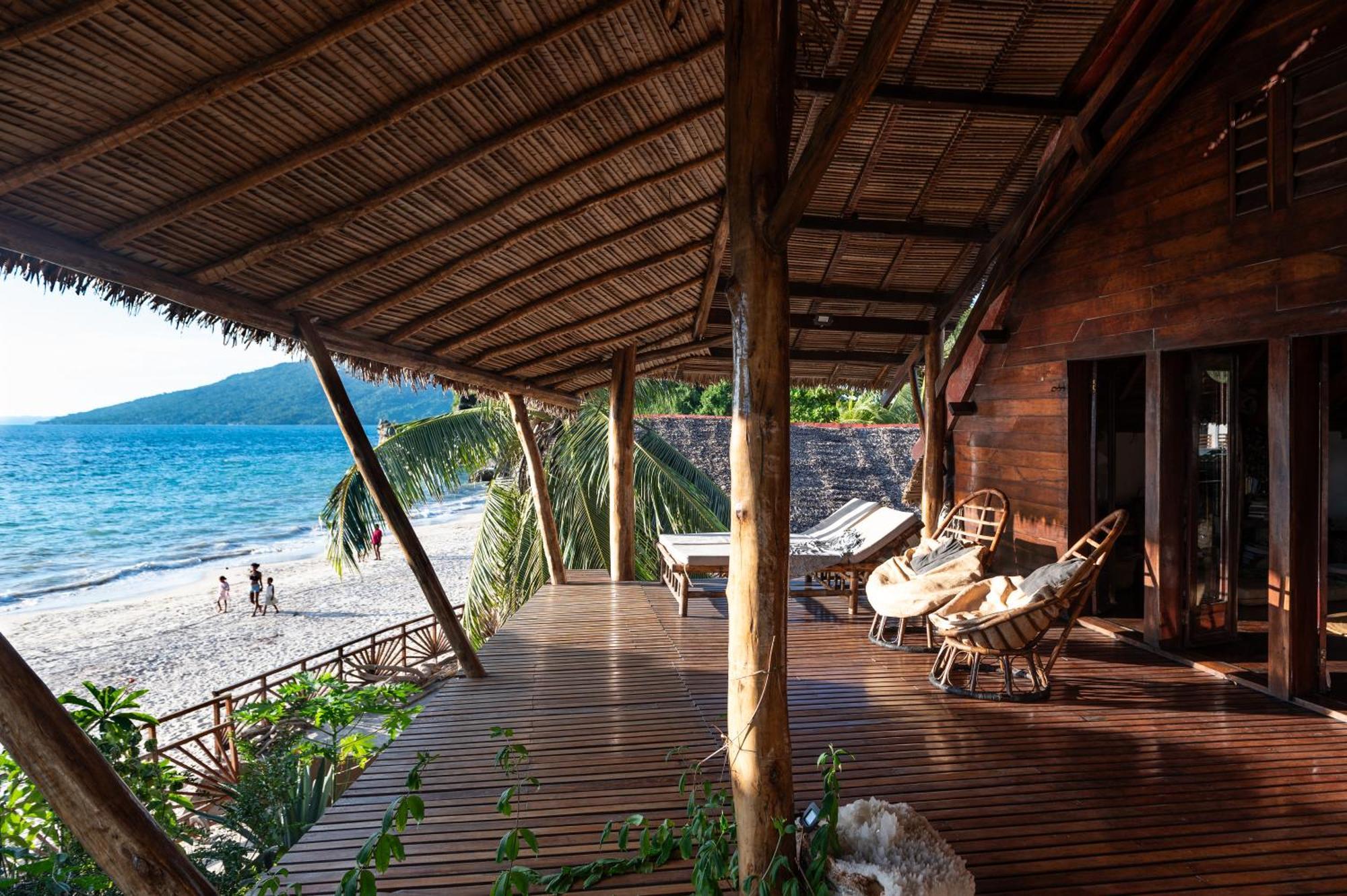 Shambala Madagascar: Beachfront Lodge And Adventures Ambolobozo エクステリア 写真